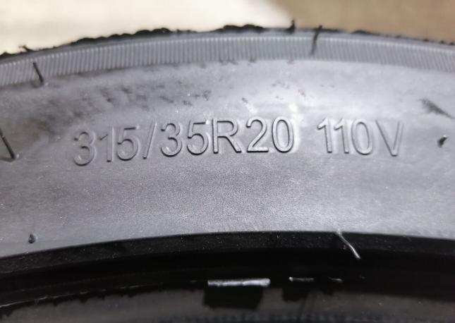 Triangle Snowlink TWT02 275/40 R20 и 315/35 R20 110V