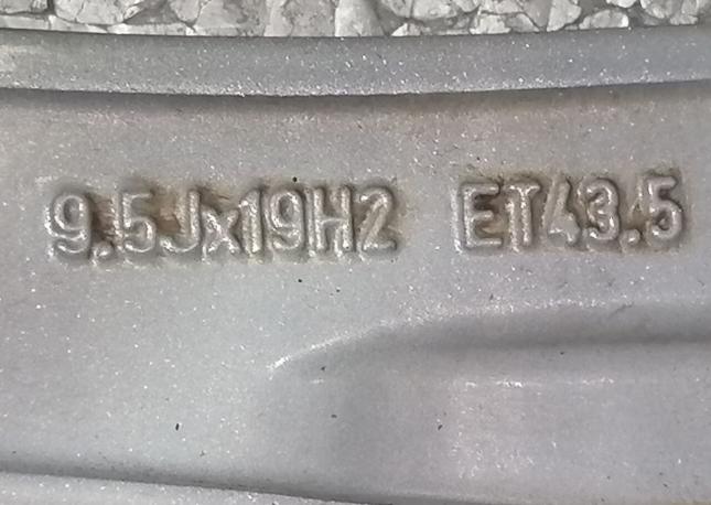 Один оригинальный R19 диск Mercedes W222 задний св