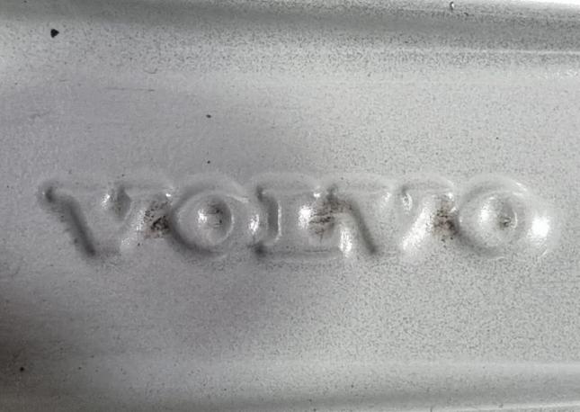 Один оригинальный диск Volvo XC90 R18