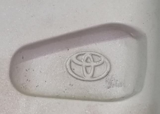 Один оригинальный R18 диск Toyota Land Cruiser