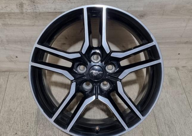 Оригинальные диски R18 на Ford Mustang