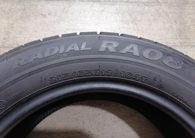 Hankook Radial RA08 215/65 R17 104T