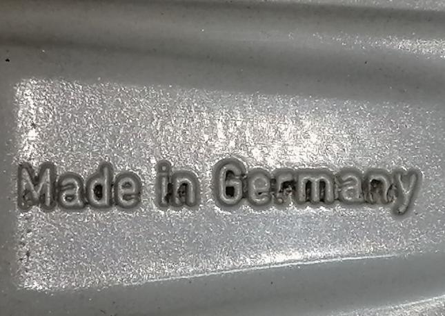 Один оригинальный диск R18 Mercedes W216 задний