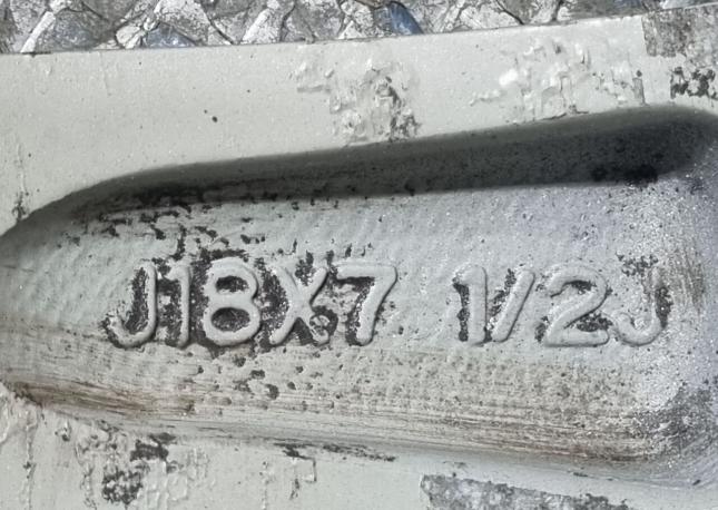 Оригинальные диски R18 на Mitsubishi Pajero 4