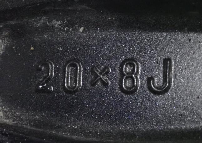 Один оригинальный диск R20 Lexus RX