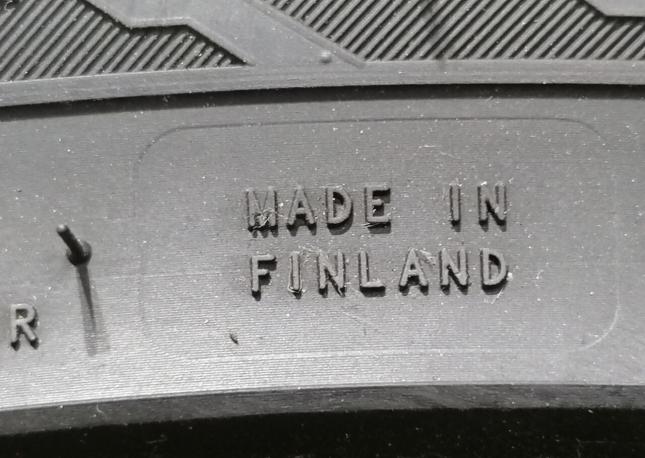 Nokian Tyres Hakkapeliitta 8 245/45 R19 102T