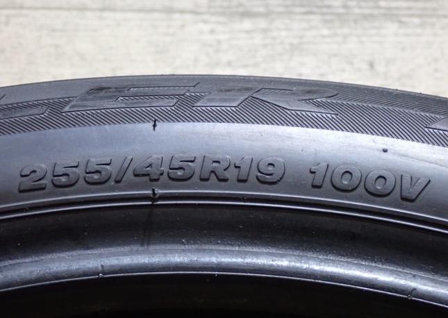 Bridgestone Dueler H/P Sport 255/45 R19 100V