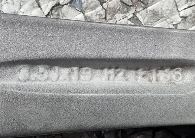Один оригинальный диск Mercedes AMG R19 W222 перед