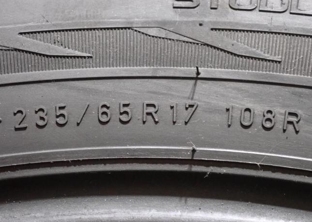 Nokian Tyres Hakkapeliitta R2 SUV 235/65 R17 108R