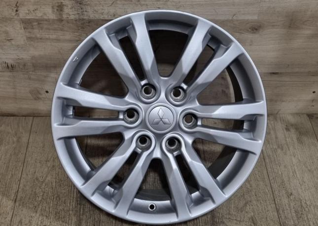 Оригинальные диски R18 на Mitsubishi Pajero 4