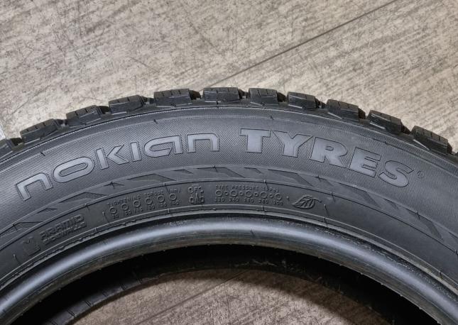 Nokian Tyres Hakkapeliitta 9 SUV 235/55 R19 105T