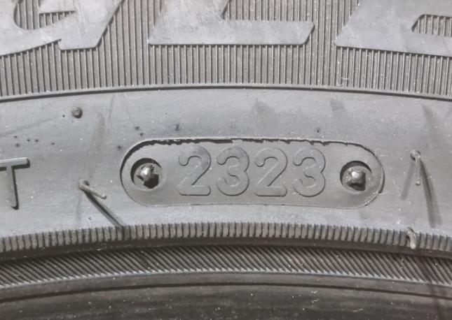 Triangle IcelynX TI501 215/55 R17 98T