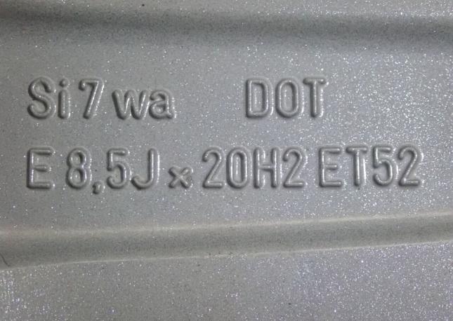 Один оригинальный диск R20 AMG Mercedes ML