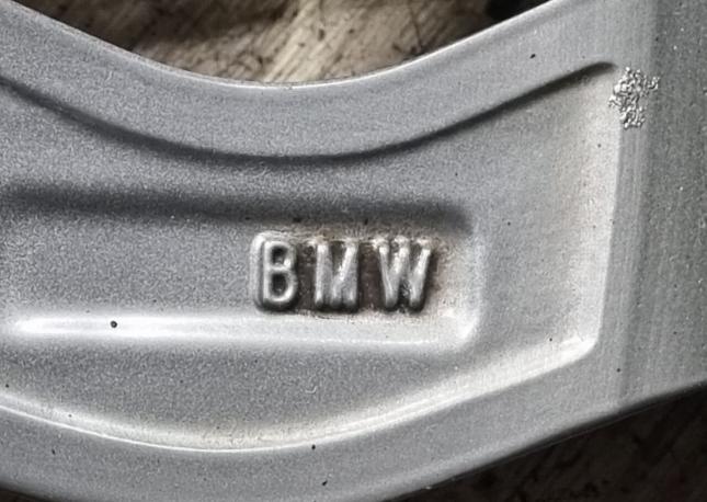 Одно оригинальное колесо R21 BMW X5 375 стиль пере