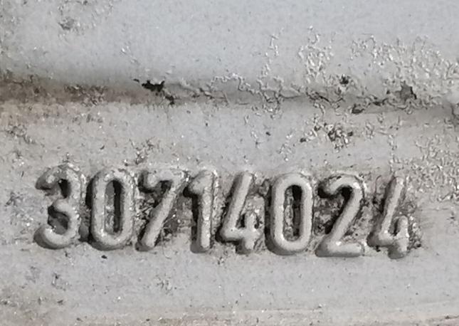 Один оригинальный диск R16 Volvo XC70 сварка