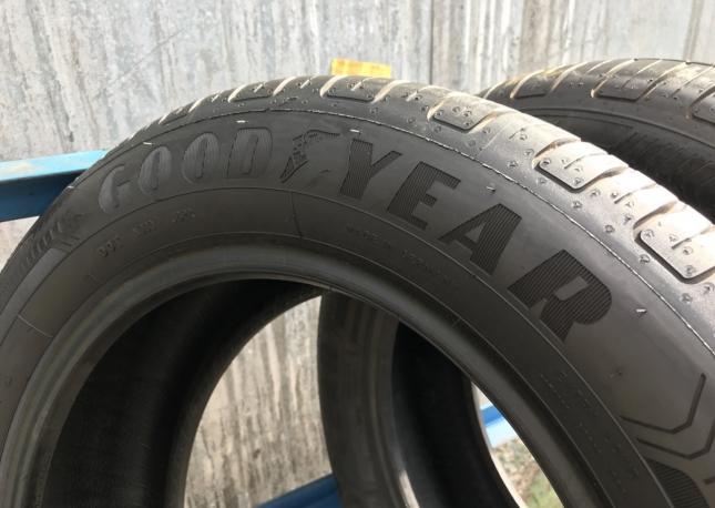 225/55/17 Goodyear Efficient Grip