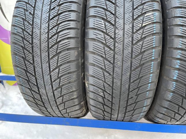 225/55 R17 Bridgestone Blizzak LM-001 зимние нешипованные