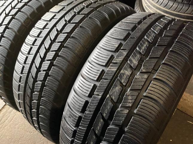 Комплект 235/55R17 Roadstone WinGuard sport