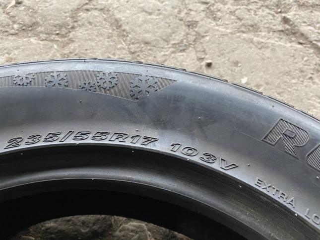 Комплект 235/55R17 Roadstone WinGuard sport