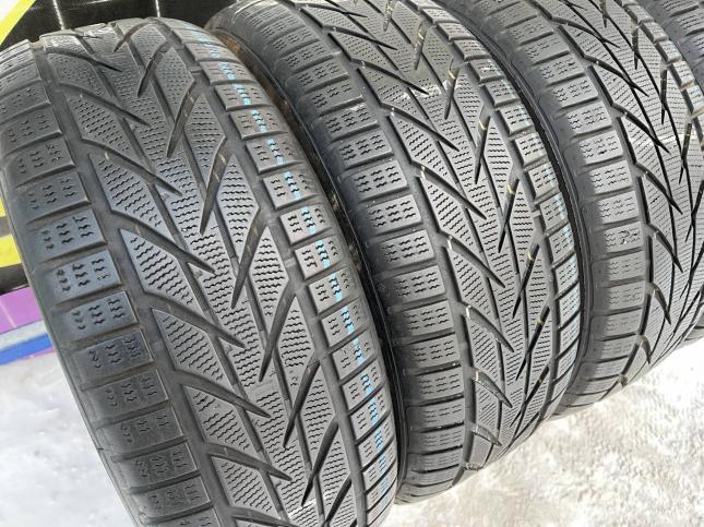 225/55 R17 Toyo Snowprox S953 зимние нешипованные