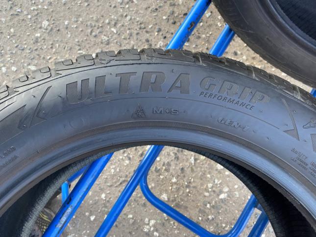 Комплект 225/55R17 Goodiear UltraGrip perform.