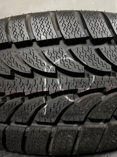 275/60 R17 Nokian Tyres WR зимние нешипованные