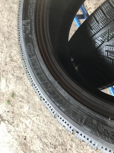 235/35 R19 Michelin Pilot Alpin 4 зимние нешипованные