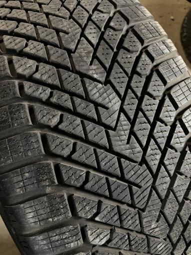 285/40 R23 Pirelli P Zero Winter 2 зимние нешипованные