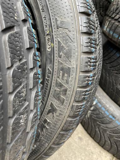 225/50 R17 Kumho I'Zen KW27 зимние нешипованные