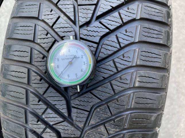 225/50 R17 Yokohama W.Drive V905 зимние нешипованные