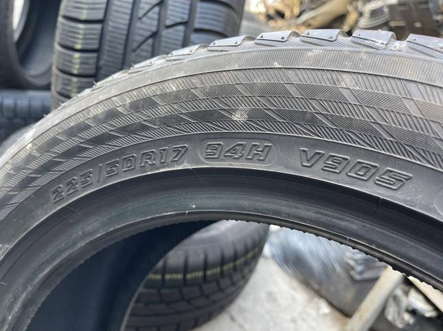 225/50 R17 Yokohama W.Drive V905 зимние нешипованные