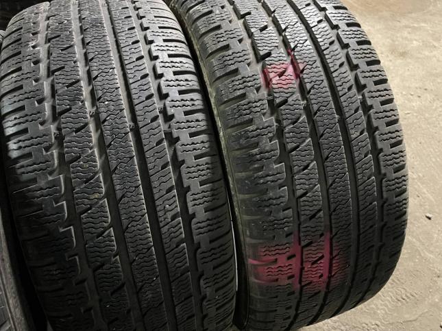 225/40 R18 Kumho I'Zen KW27 зимние нешипованные