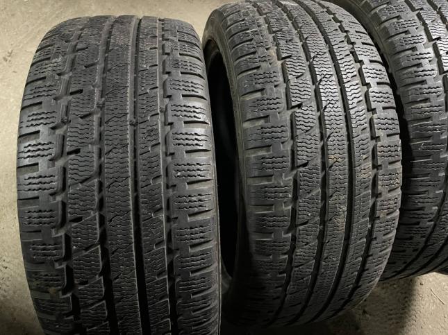 225/40 R18 Kumho I'Zen KW27 зимние нешипованные