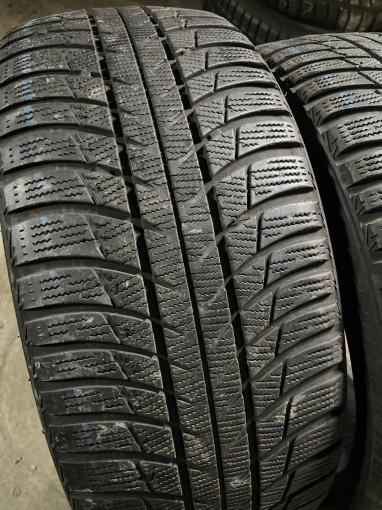 225/40 R18 Bridgestone Blizzak LM-001 зимние нешипованные