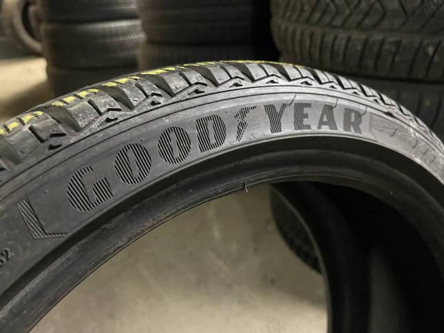 225/40 R18 Goodyear UltraGrip 8 Performance зимние нешипованные