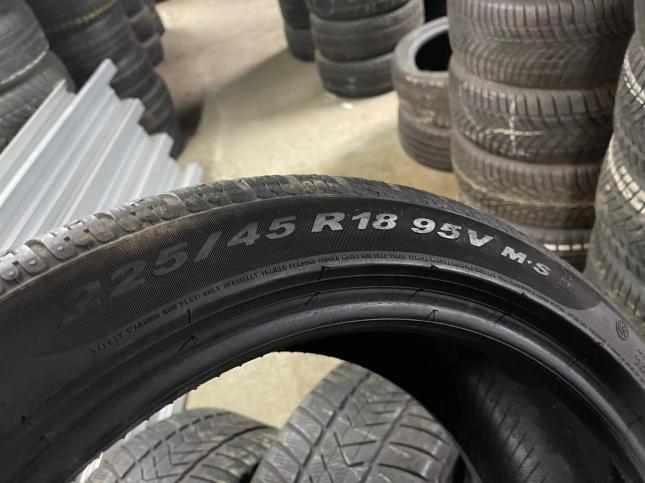 225/45 R18 Pirelli Winter Sottozero 240 Serie II зимние нешипованные