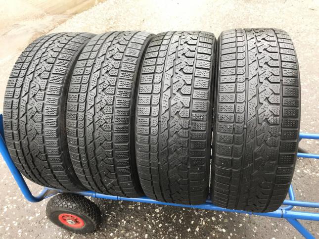 235/50 R18 Kumho I'Zen RV Asymmetric зимние нешипованные