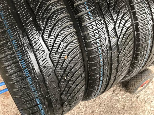 235/45 R17 Michelin Pilot Alpin PA4 зимние нешипованные