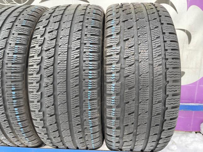 225/55 R17 Kumho I'Zen KW27 зимние нешипованные