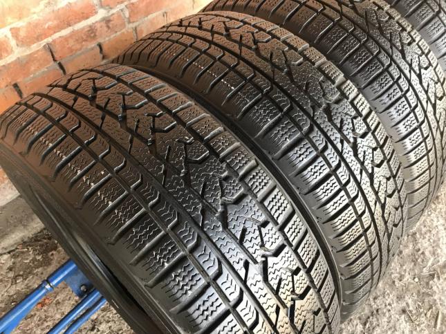 225/60 R17 Kumho I'Zen KW27 зимние нешипованные