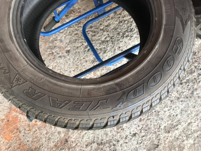 225/65 R17 Goodyear UltraGrip зимние нешипованные