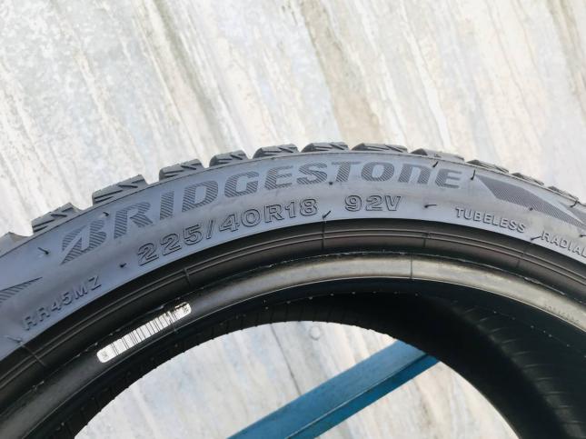 225/40 R18 Bridgestone Blizzak LM-001 зимние нешипованные