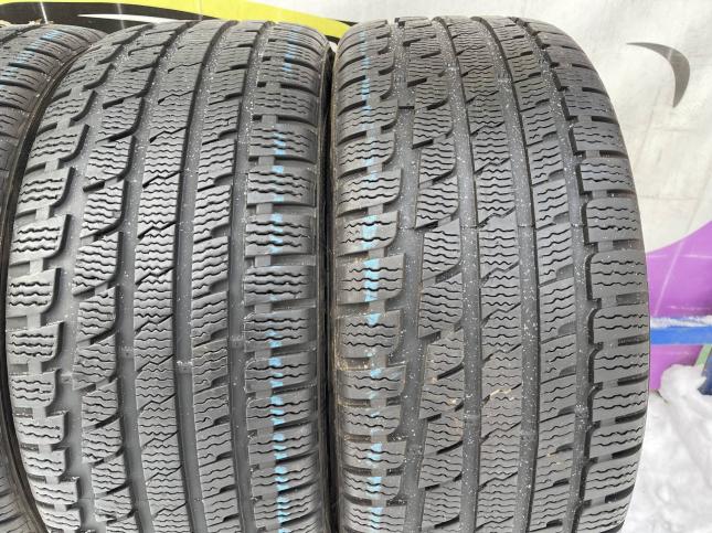 225/40 R18 Kumho I'Zen KW27 зимние нешипованные