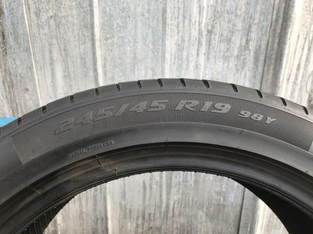245 45 R19 Pirelli p zero pz4 runflat 98Y