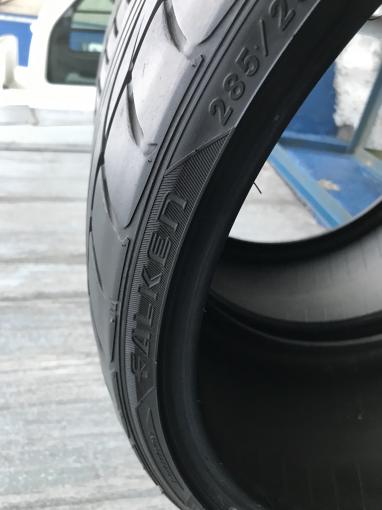 285/25 R22 Falken FK452 95Y