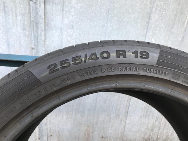 255/40 R19