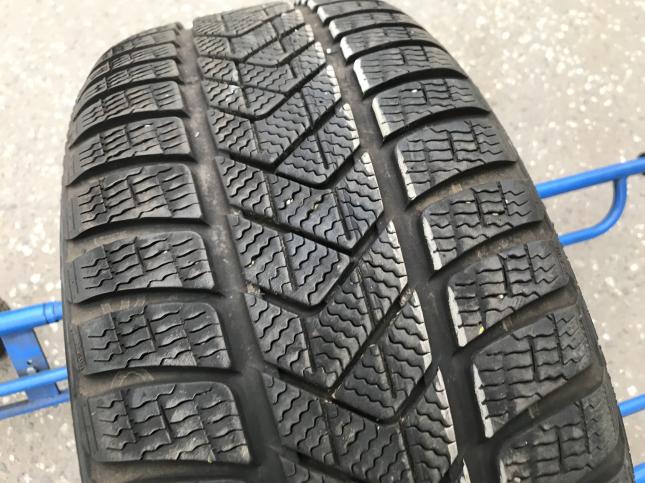 235 45 18 Pirelli Scorpion Winter одно