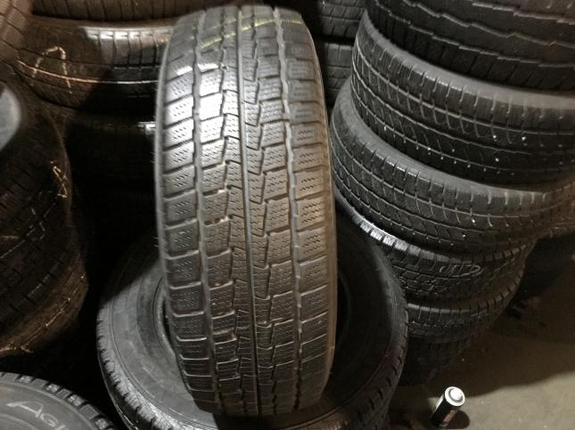 Зимняя шина бу 215 60 17C Hankook Winter RW 06