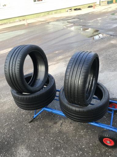 Шины бу летние 235 40 R19 и 265 35 19 Michelin