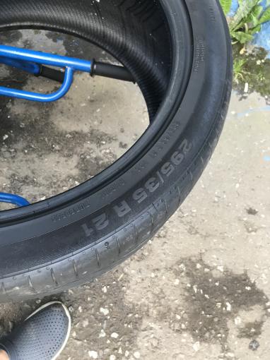 Шины бу 4шт 295 35 R21 Continental SportCotact 5